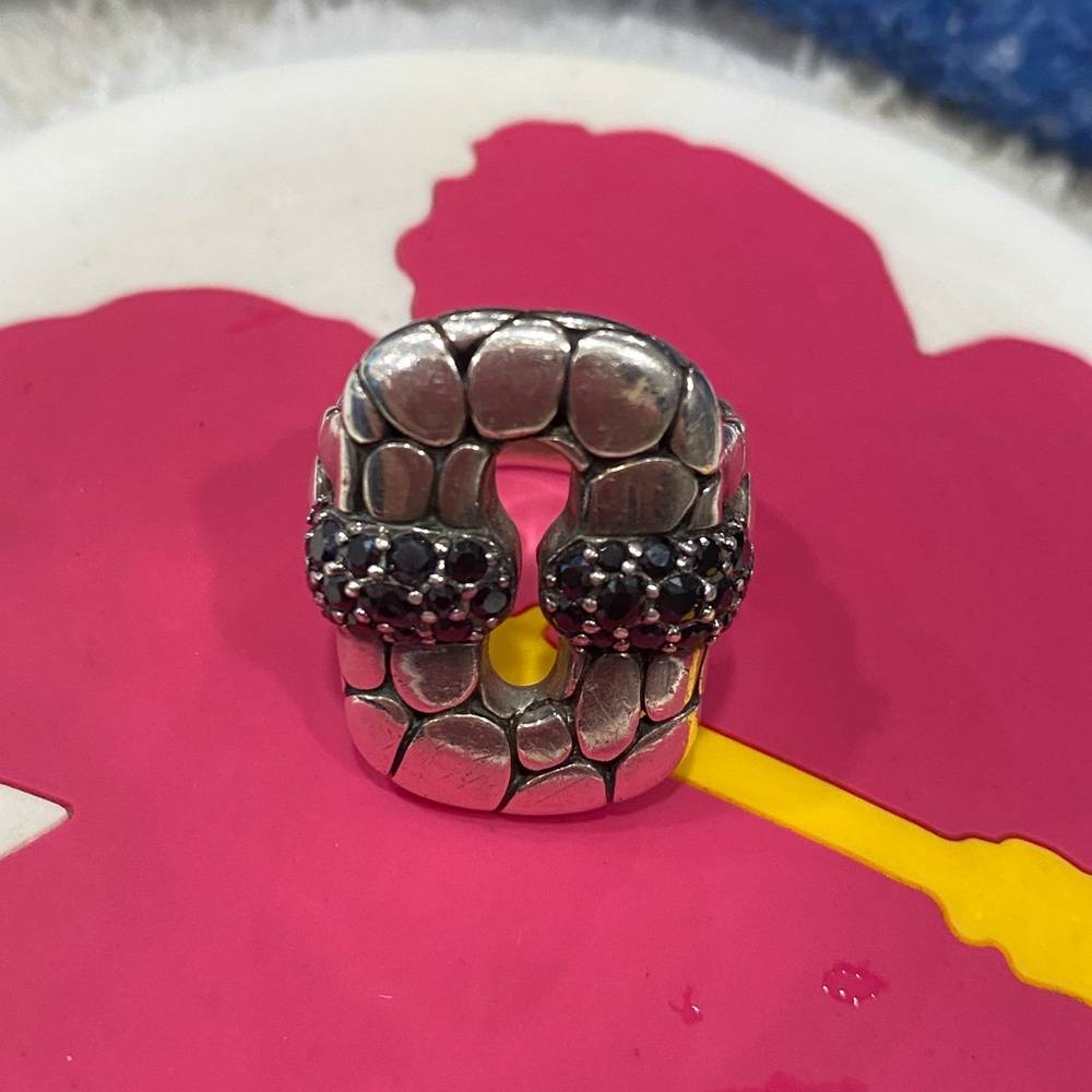 John Hardy Pebble Ring With Black Sapphires